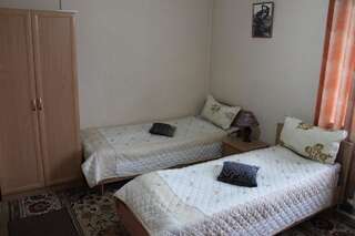 Гостевой дом Гостевой Дом Крокус Бишкек Двухместный номер с 1 кроватью или 2 отдельными кроватями-10