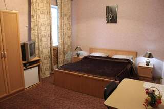 Гостевой дом Гостевой Дом Крокус Бишкек Двухместный номер с 1 кроватью или 2 отдельными кроватями-21