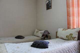 Гостевой дом Гостевой Дом Крокус Бишкек Двухместный номер с 1 кроватью или 2 отдельными кроватями-28